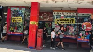 Los cambios en los hábitos de consumo de las nuevas generaciones y la irrupción de grandes cadenas del rubro, fueron algunas de las razones que motivaron el cierre de la clásica tienda.