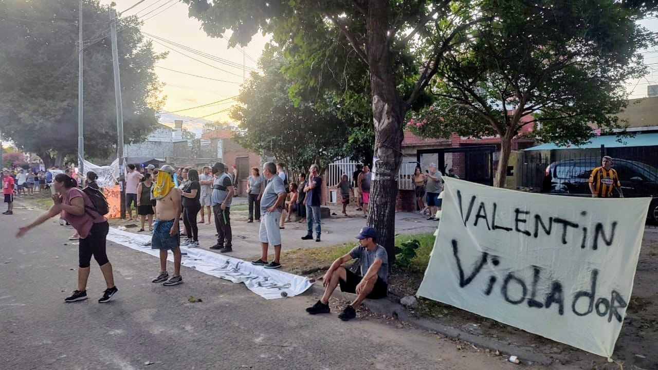 Barrio Carlos Casado: intentaron prender fuego la casa de un presunto violador