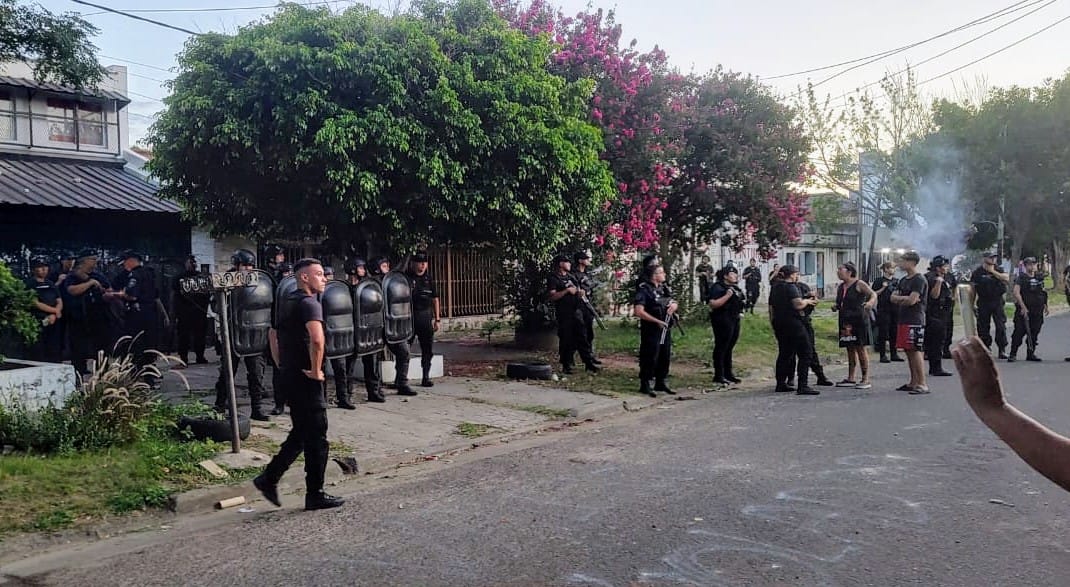 Barrio Carlos Casado: intentaron prender fuego la casa de un presunto violador